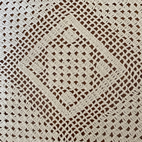 VTG Handmade Crochet Doilies Set of 4 - Picture 9 of 10